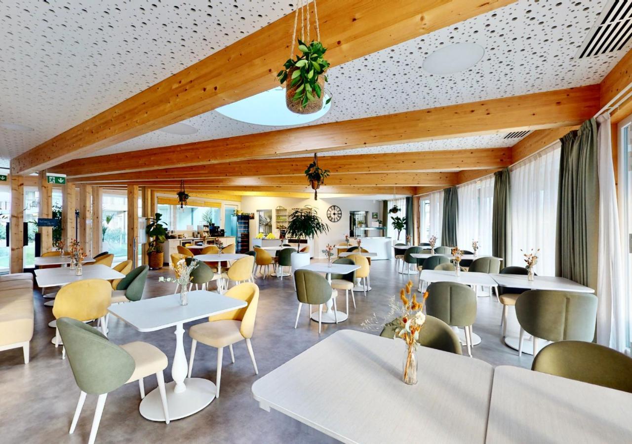 Alp Art Hotel Monthey Collombey-Muraz Exteriör bild