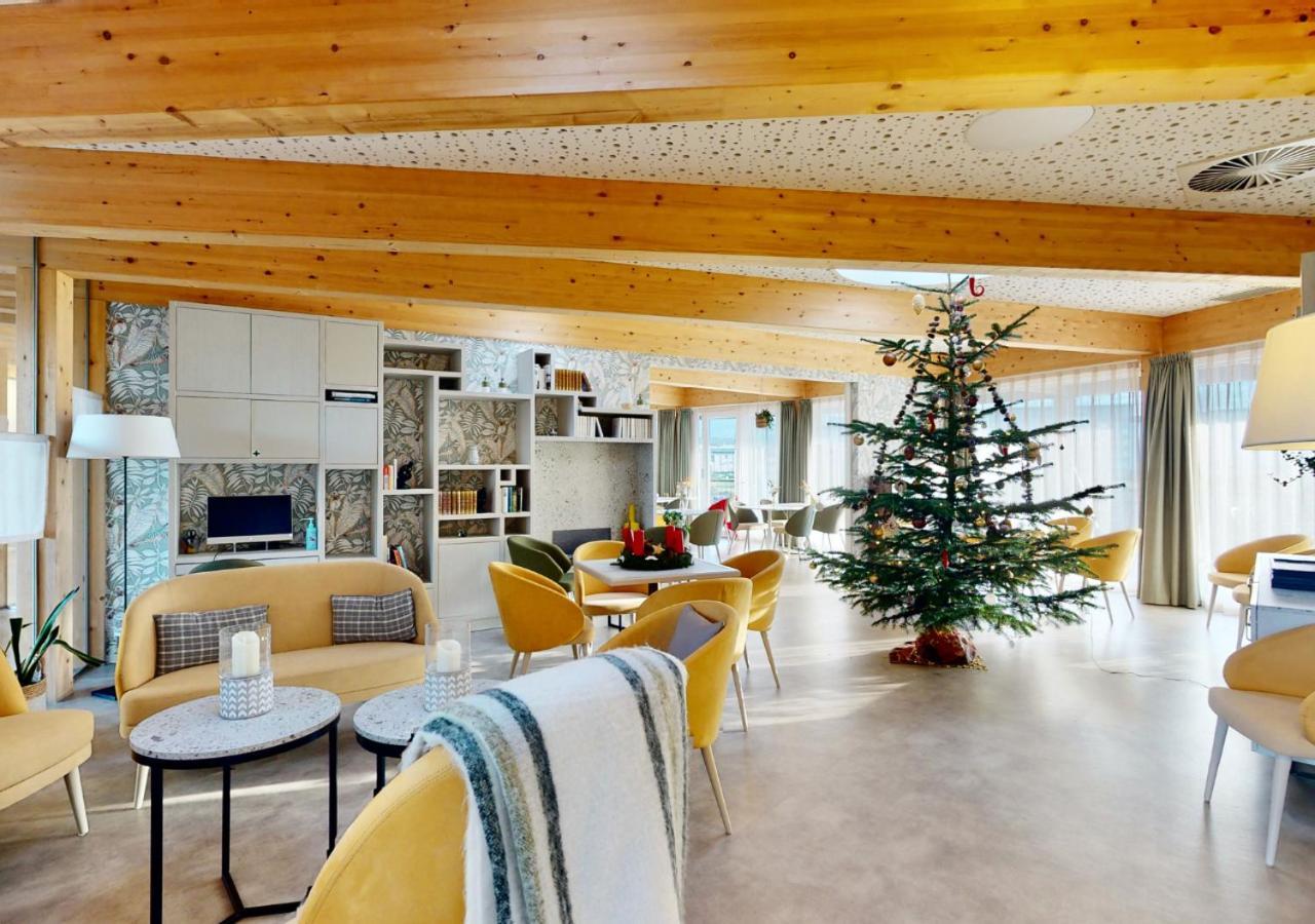 Alp Art Hotel Monthey Collombey-Muraz Exteriör bild