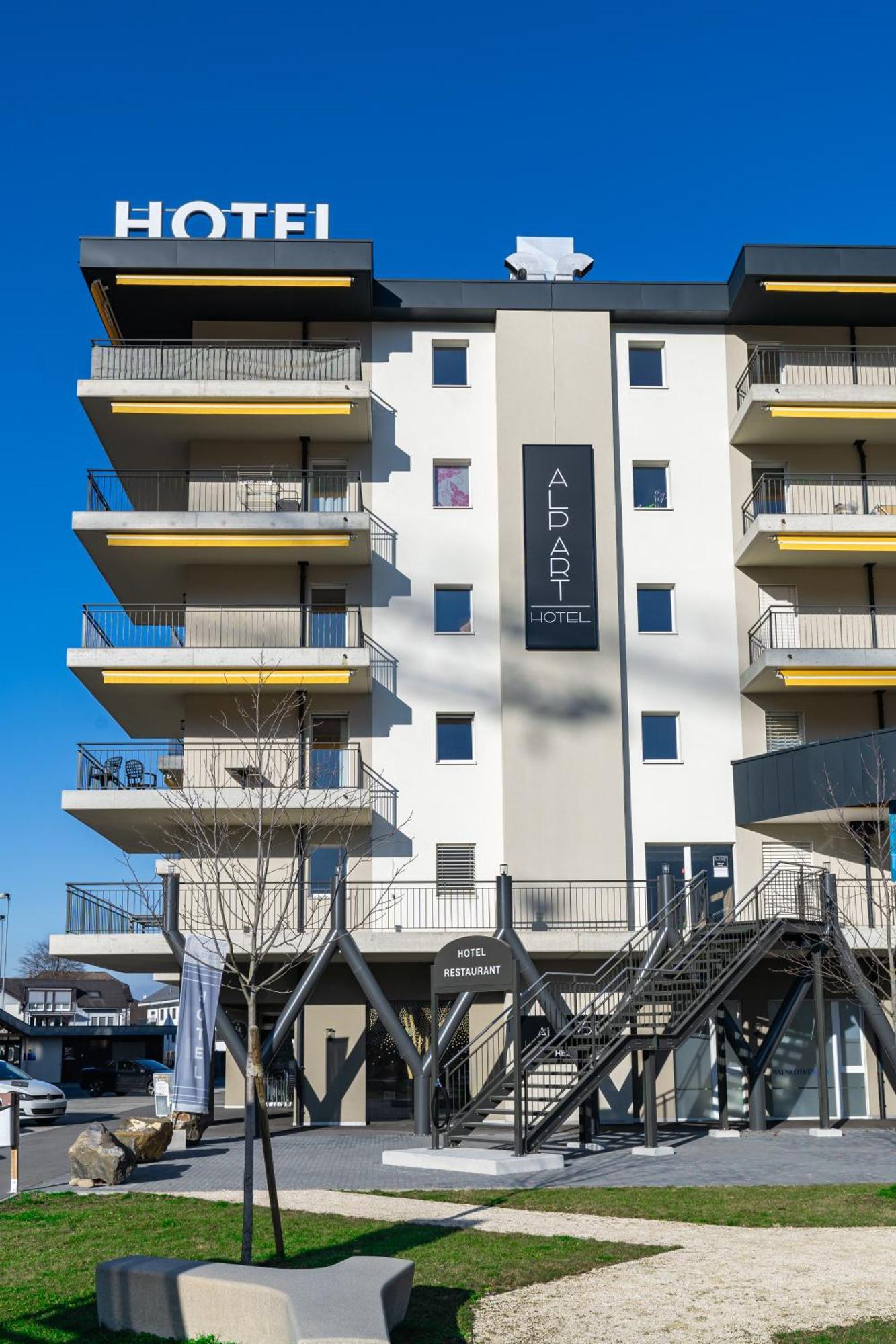 Alp Art Hotel Monthey Collombey-Muraz Exteriör bild