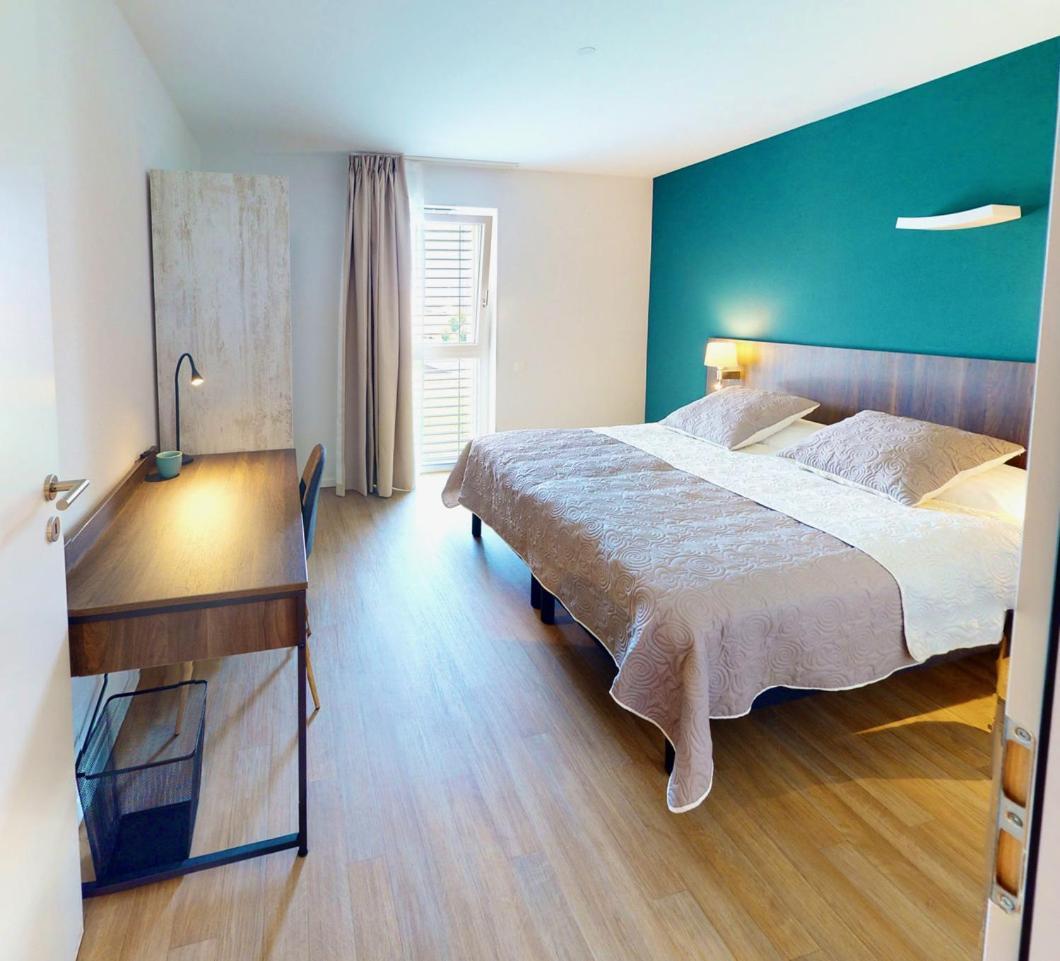 Alp Art Hotel Monthey Collombey-Muraz Exteriör bild
