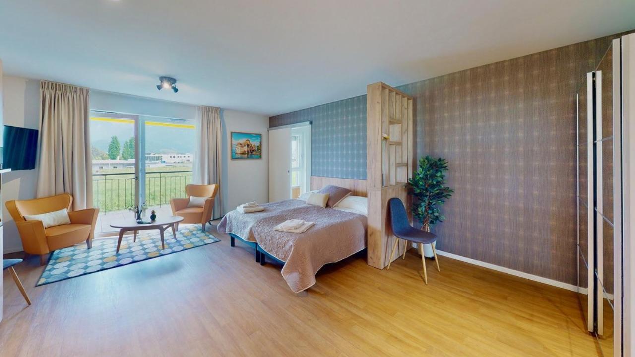 Alp Art Hotel Monthey Collombey-Muraz Exteriör bild