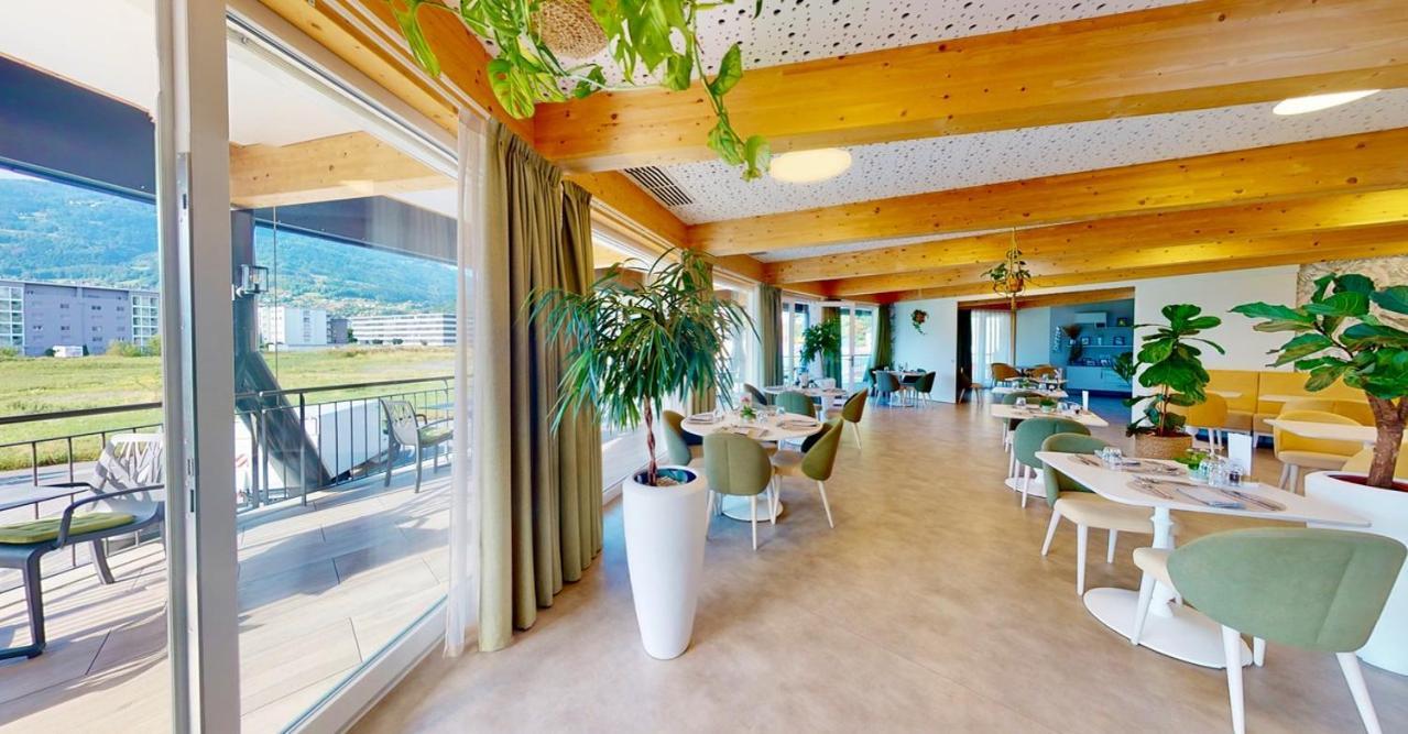 Alp Art Hotel Monthey Collombey-Muraz Exteriör bild